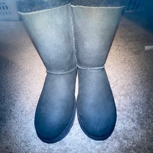 Brand new never worn uggs